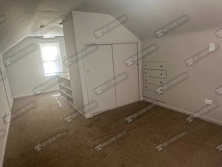 7777 Auburn St — Photo 13
