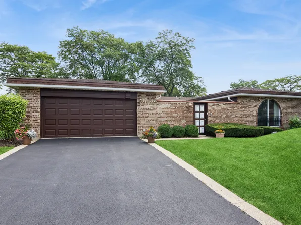 2417 Salceda Dr, Northbrook, IL 60062