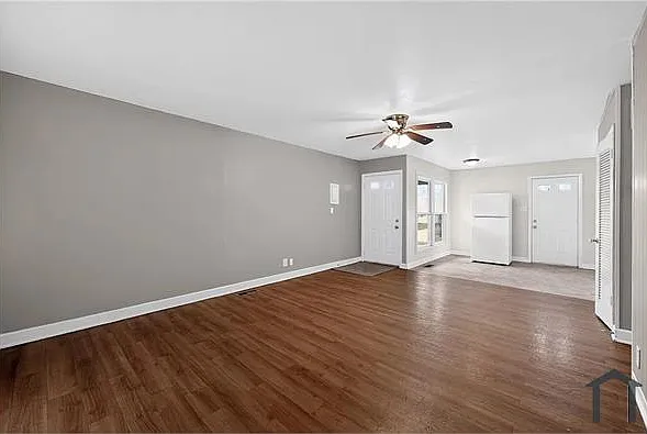 3 bed, 979 sqft, $1,650 — Photo 3