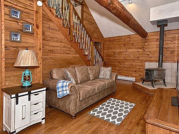 2nd image of 15687 Rocky Fork Rd