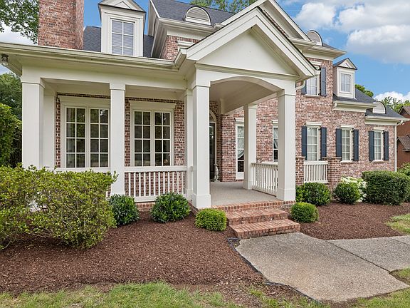 3rd image of 664 Ayrshire Cir