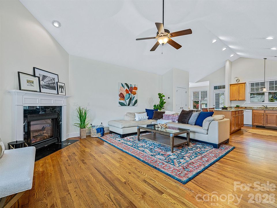 1st image of 1 Craftsman Cir
