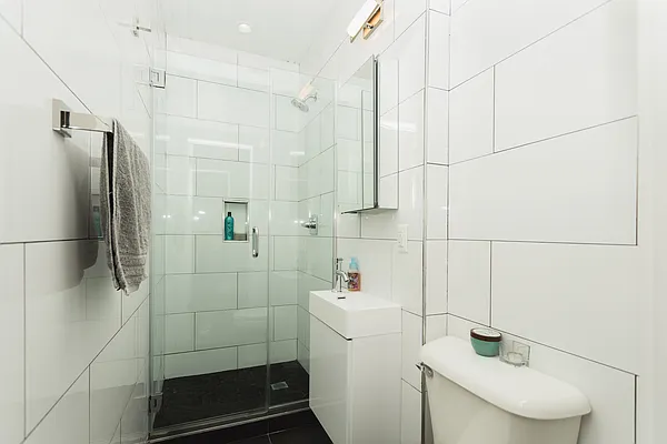 Rented by Blip LLC | media 9