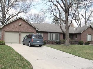 7710 W 100th St, Overland Park, KS 66212