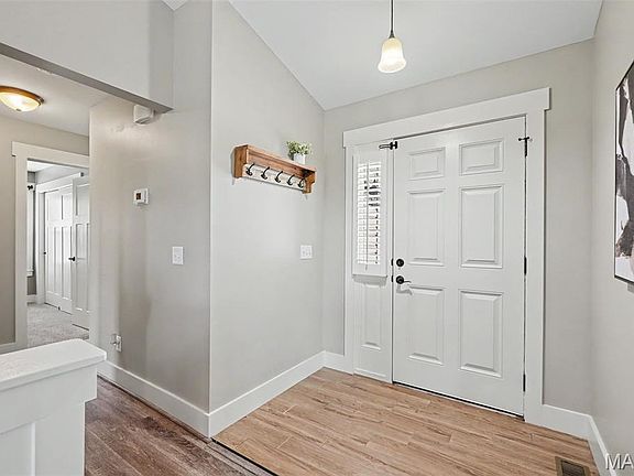 2nd image of 223 Hartford Glen Ct