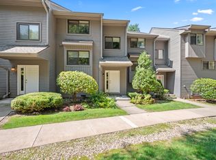 70 Conestoga Way, Glastonbury, CT 06033