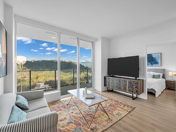 4th image of 567 Clarke Rd #3502