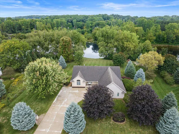 1942 Covey PLACE, West Bend, WI 53090
