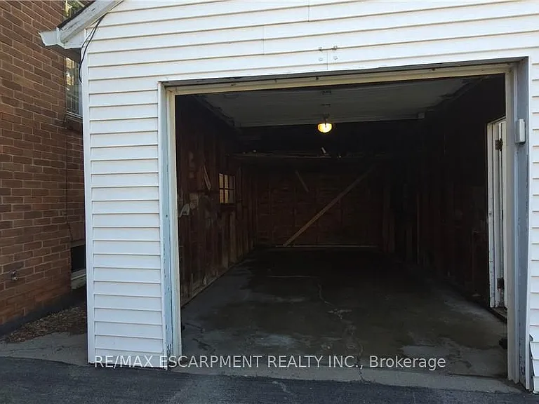 2047 James St — Photo 24