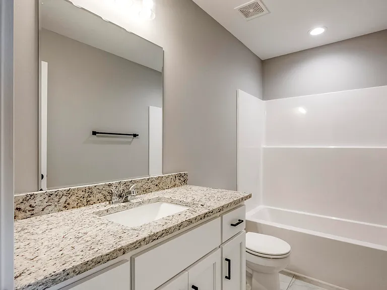 114 N Elm Grove Ave — Photo 41