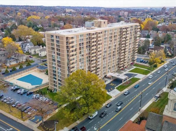 2401 Pennsylvania Ave APT 705, Wilmington, DE 19806