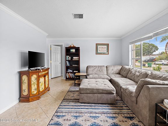 3rd image of 2612 Carol Dr