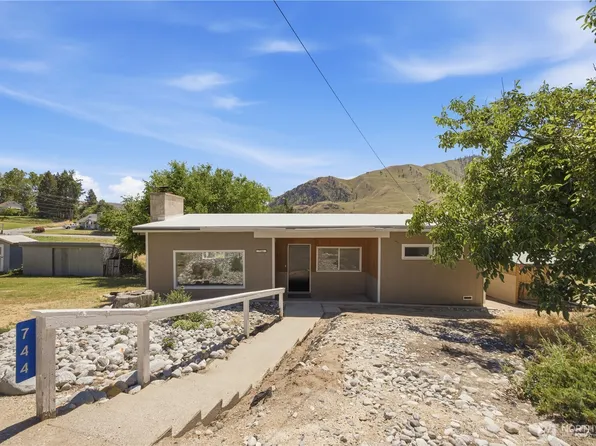 744 Riverview Cemetery Road, Chelan, WA 98816