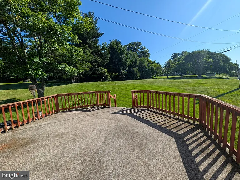 14 Westwood Cir — Photo 21