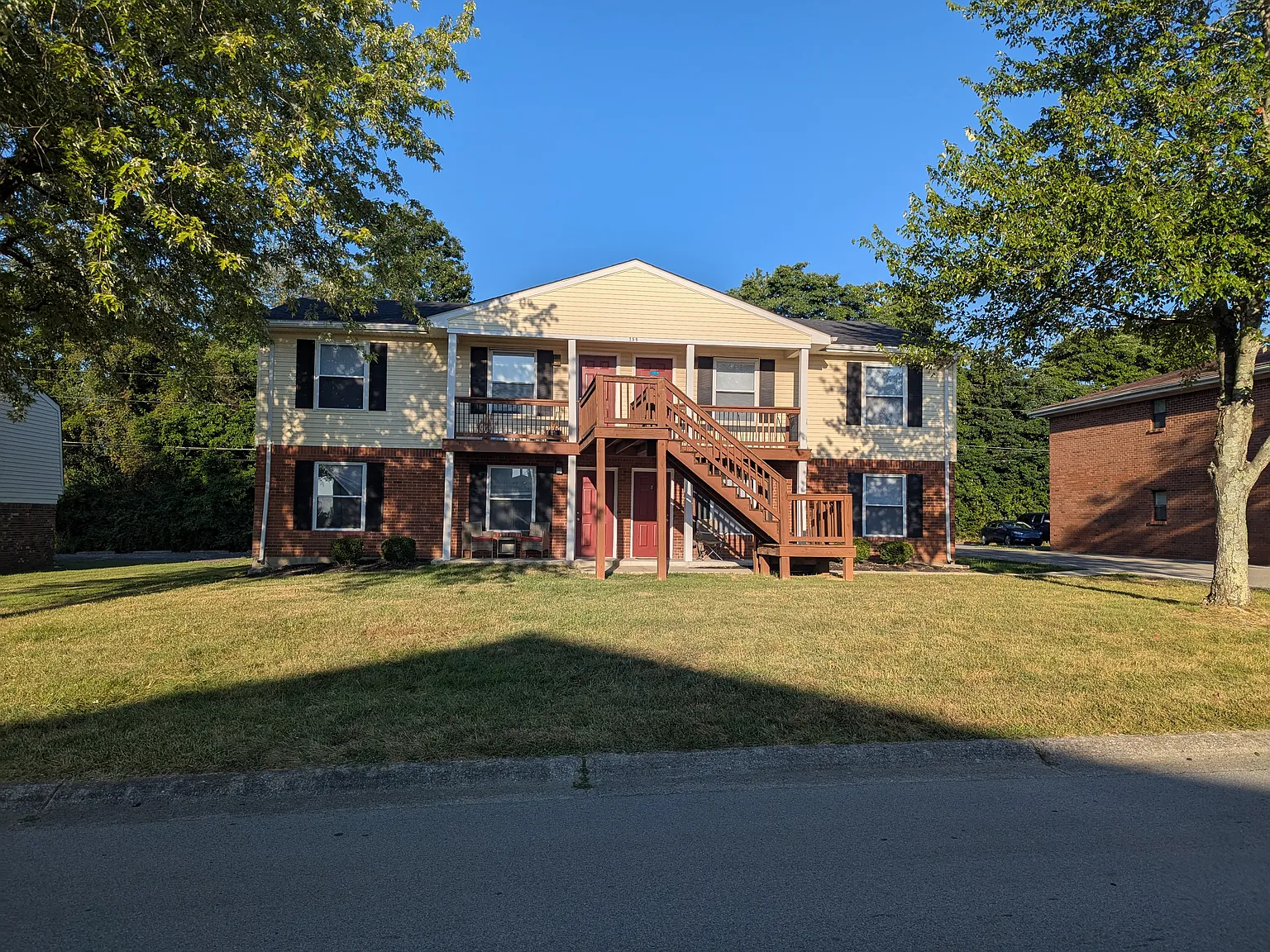 Buckingham Apartments — Photo 1