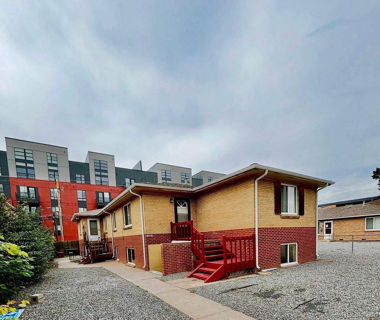 1 bed, 1.0 bath, 700 sqft, $1,295 — Photo 1