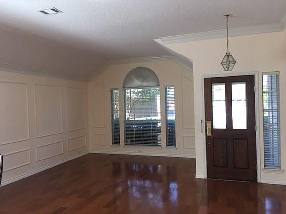 4th image of 6912 Burr Oak Dr