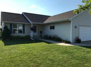 327 Steno Trl, Pulaski, WI 54162