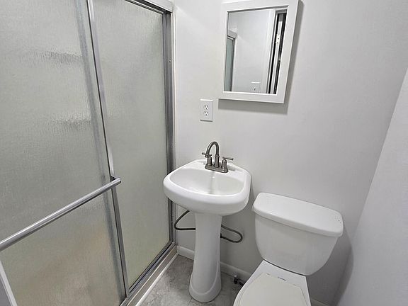 4th image of 1010 Sewall Ave #1