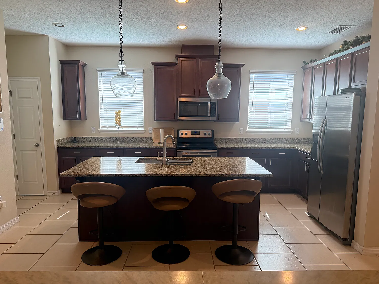 3013 Stonegate Dr — Photo 2