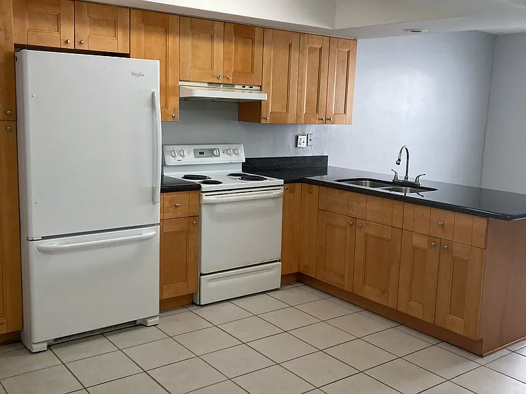 1341 SE 6th Ave #1 — Photo 6