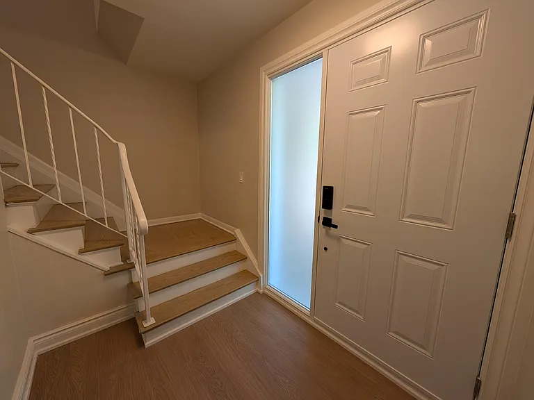 7 Queen Mary Rd — Photo 17