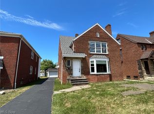 13537 Cedar Rd, University Heights, OH 44118