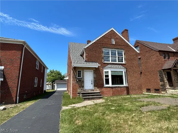 13537 Cedar Rd, University Heights, OH 44118