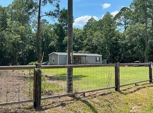 327 Pine Dr, Woodbine, GA 31569