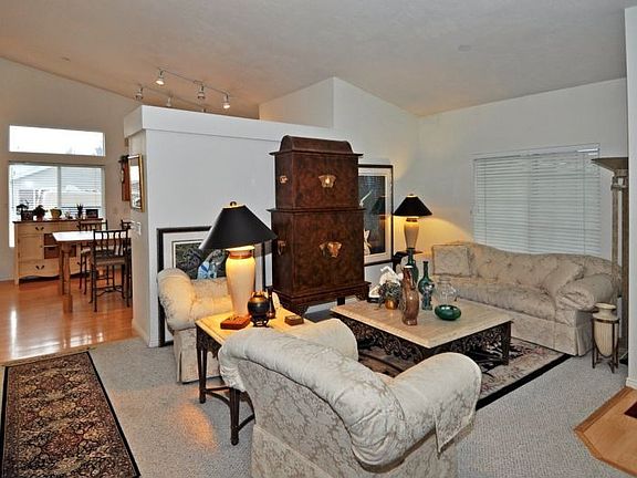 3rd image of 8458 S Wild Oak Dr
