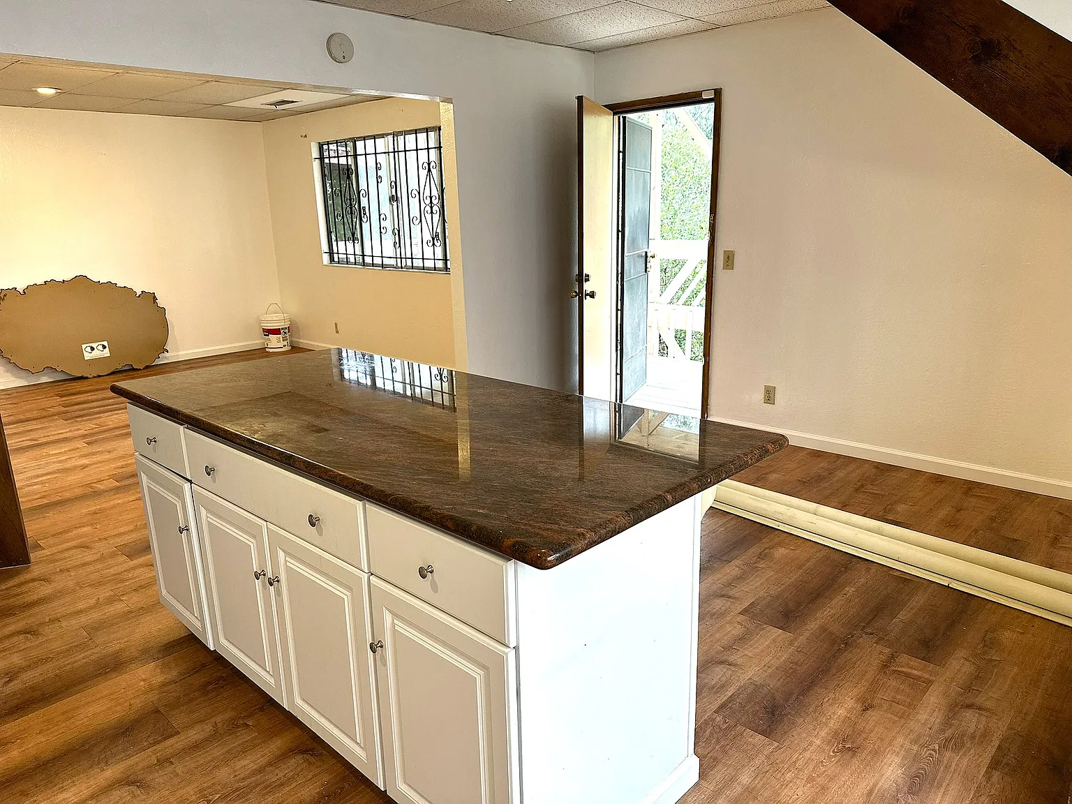 Studio, 1.5 bath, 500 sqft, $1,800 — Photo 2