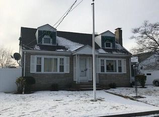 93 Beech Ave, Cranston, RI 02910