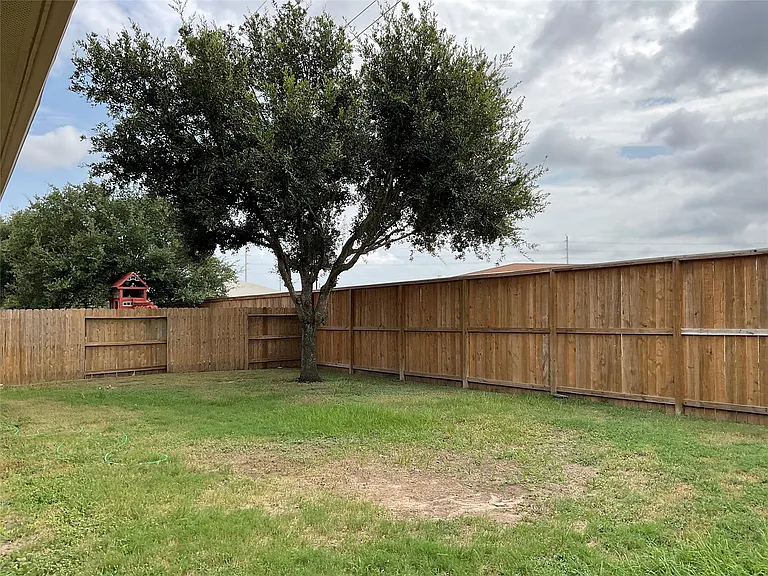 10022 Western Pine Trl — Photo 30