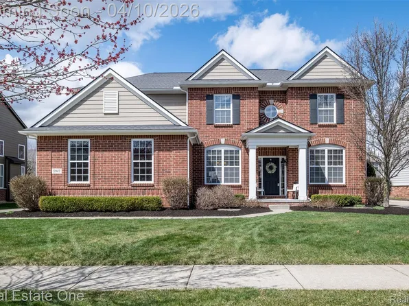 5947 Strawberry Cir, Commerce Township, MI 48382