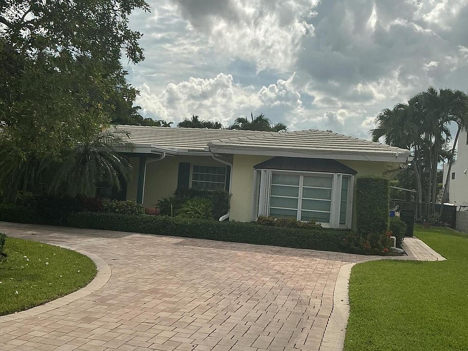 2nd image of 210 PALM Trail