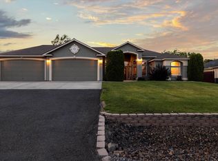 370 Cindy Rd, Kennewick, WA 99338