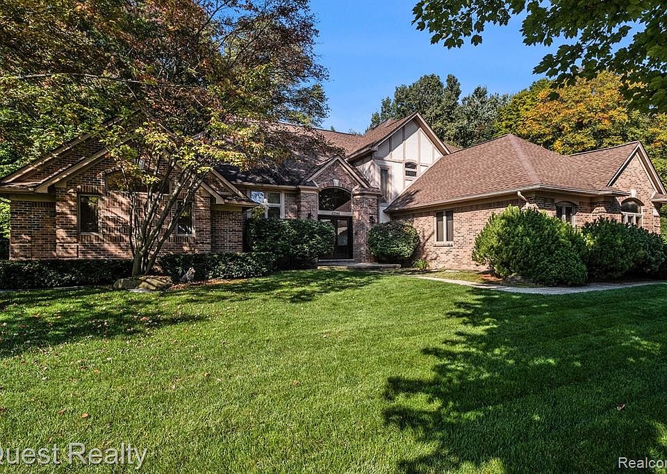 53785 Applewood Dr, Shelby Township, MI 48315 MLS 20230074263 Zillow