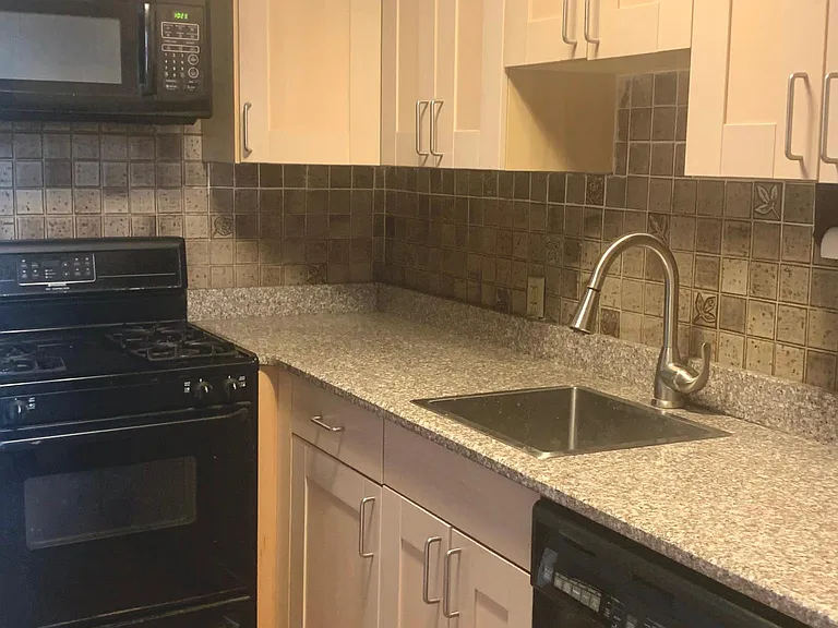 686 Washington Blvd — Photo 6