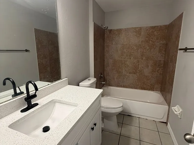 341 Harold Ave S — Photo 11