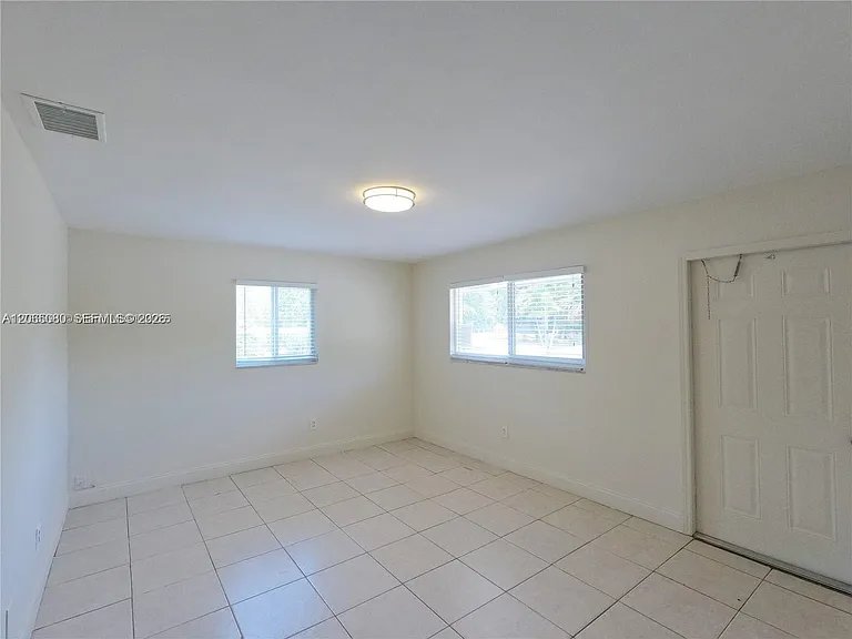4906 Serafica Dr #7 — Photo 3