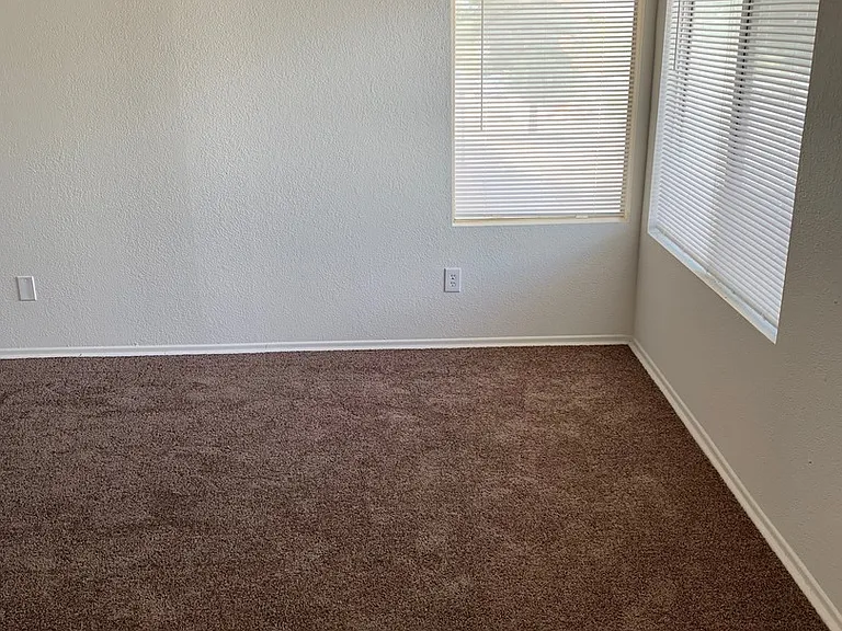 16221 Apple Valley Rd — Photo 10