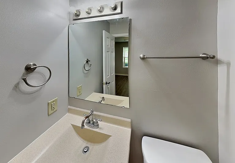 5985 Sycamore Forge Ln — Photo 8