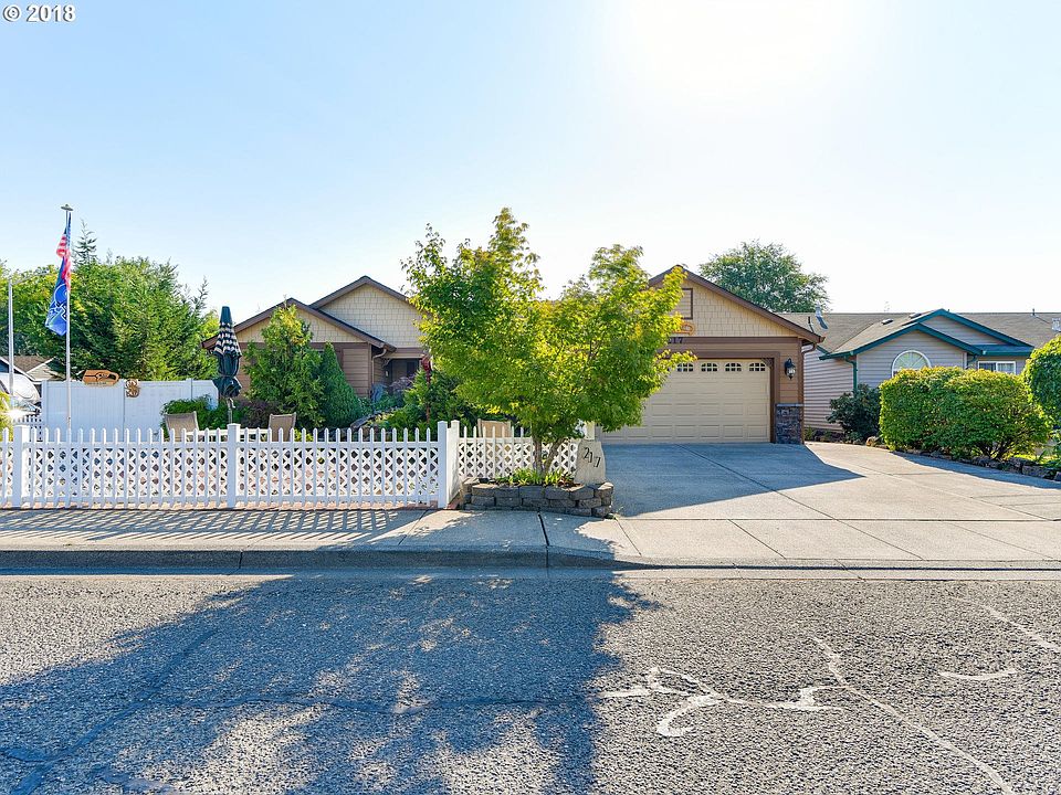 1st image of 217 NW 29th Ave