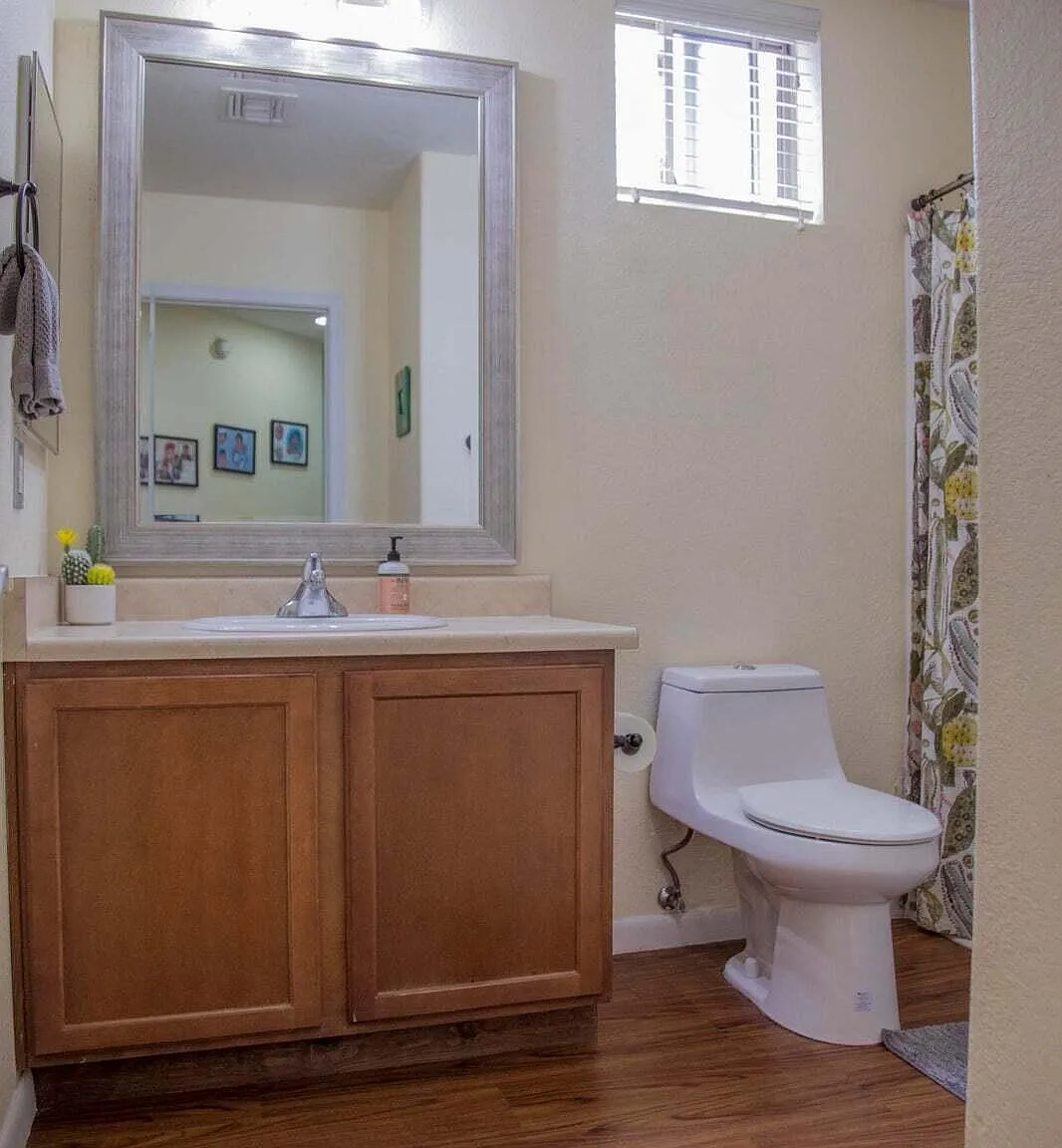 1 bed, 1.0 bath, 2045 sqft, $800 — Photo 3