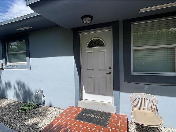 4th image of 7021 SW 22nd St #7021