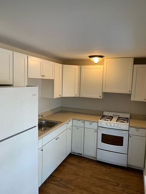 1st image of 135 N Lincolnway APT 3B