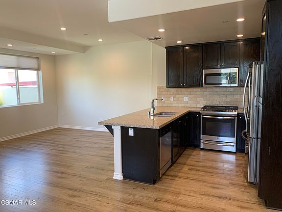 3rd image of 333 Newbury Vista Ln