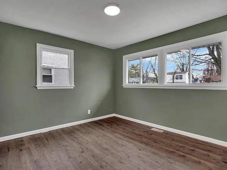 1251 Dellwood Ave — Photo 12