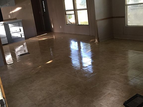 3rd image of 24 Black Oak Cir