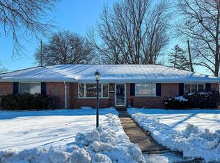 6100 Pebble Hill Dr, Saint Louis, MO 63123